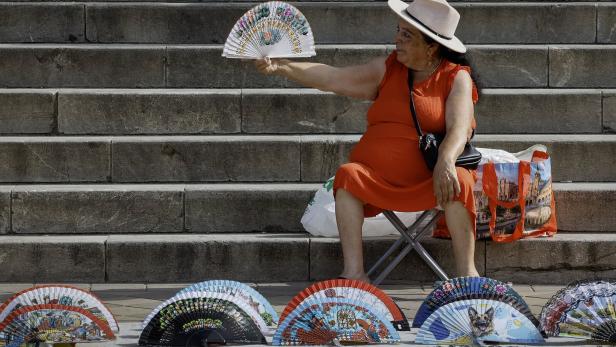 Extreme heat hits Seville
