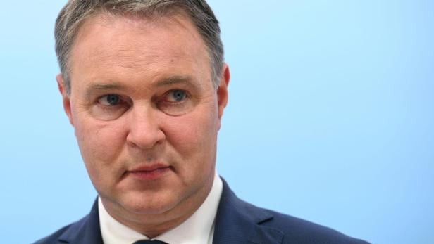 Babler von "Exxpress"-Förderung "irritiert": Reform angekündigt