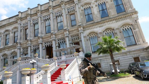 Second round of peace talks between Russia and Ukraine, in Istanbul Second round of peace talks between Russia and Ukraine, in Istanbul