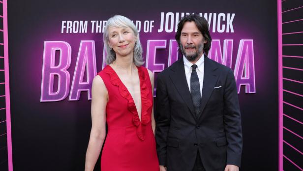 Keanu Reeves und Alexandra Grant bei der Premiere des Films "Ballerina" in Los Angeles