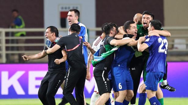 TOPSHOT-FBL-WC-2026-ASIA-QUALIFIER-UAE-UZB