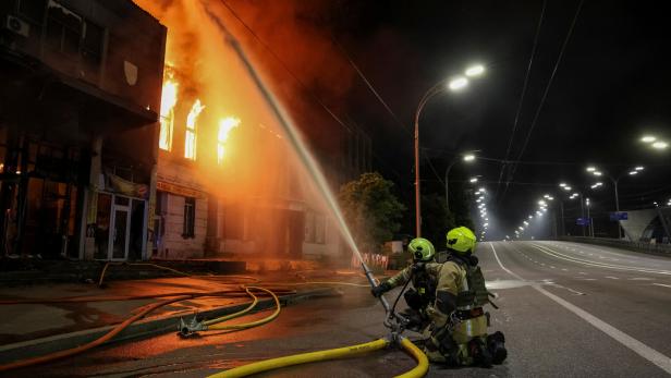 Ein russischer Drohnen- und Raketenangriff in Kiew.