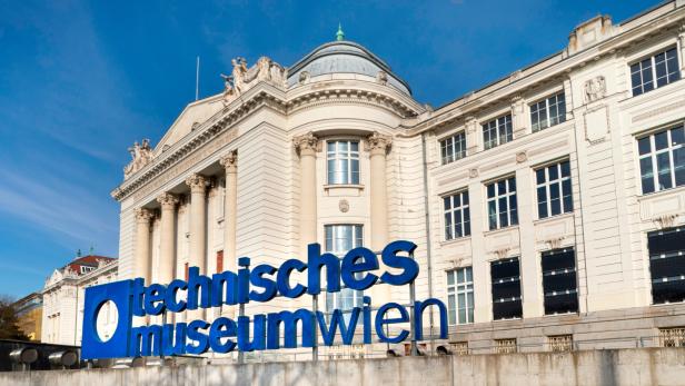 Alter Schriftzug des technischen Museums in Wien