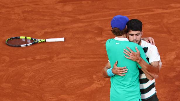 French Open - Day 15 Riesenschlacht: Alcaraz schlug Sinner in einem Paris-Marathon