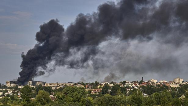 Three killed, more than 20 injured in overnight Russian attack on Ukraine's Kharkiv Three killed, more than 20 injured in overnight Russian attack on Ukraine's Kharkiv