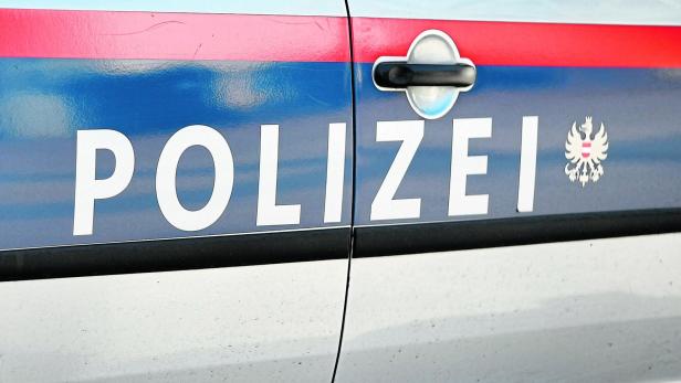 THEMENBILD:  FOTOTERMIN POLIZEIAUSBILDUNG / EINSATZTRAINING / POLIZEIAUTO