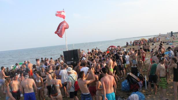 "Tutto Gas": Junge Österreicherin nach Sturz in Lignano schwer verletzt