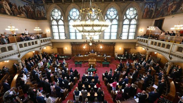 NACH WIEN-WAHL: KONSTITUIERENDE SITZUNGEN DES GEMEINDERATS UND LANDTAGS: LUDWIG (SPÖ) NACH WIEN-WAHL: KONSTITUIERENDE SITZUNGEN DES GEMEINDERATS UND LANDTAGS: LUDWIG (SPÖ)
