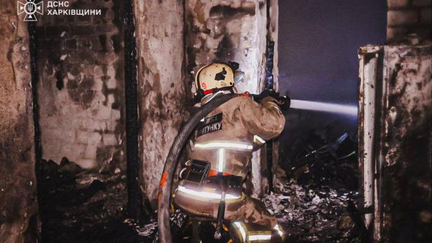 Die Folgen eines russischen Drohnenangriffs in Charkiw.