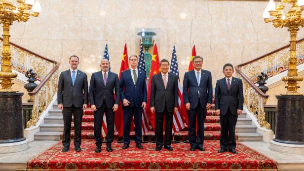 U.S. Treasury Secretary Scott Bessent and Chinese vice premier He Lifeng meet in London