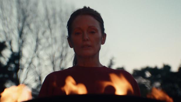 Muss sich in "Echo Valley" aus einem Albtraum befreien: Kate (Julianne Moore). Muss sich in "Echo Valley" aus einem Albtraum befreien: Kate (Julianne Moore).