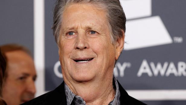Brian Wilson von The Beach Boys kommt bei der 54. jährlichen Grammy-Verleihung in Los Angeles, Kalifornien, an.