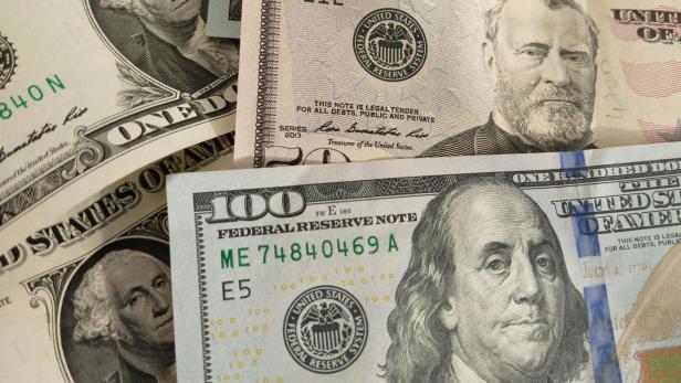 Mehrere US-Dollar-Scheine