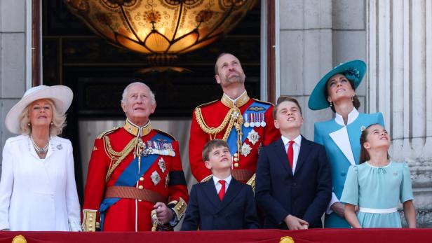 Die britische Königsfamilie auf dem Balkon des Buckingham-Palasts