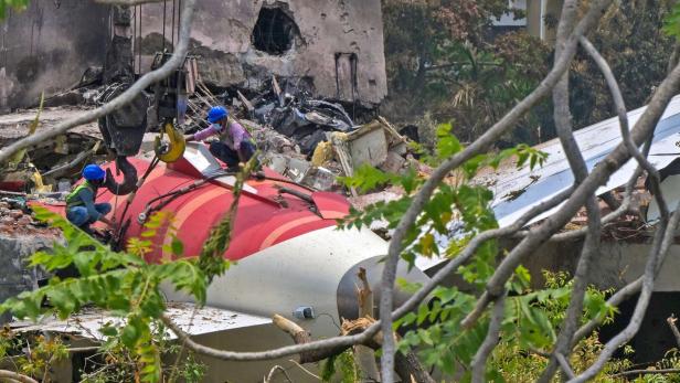 INDIA-AVIATION-CRASH
