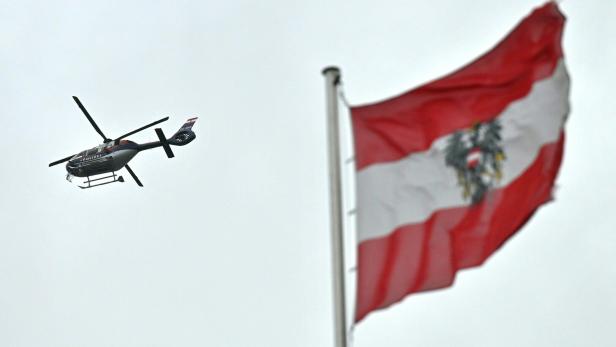 Ukrainischer Präsident Selenskyj in Österreich: Sicherheitsvorkehrungen/Hubschrauberüberwachung.