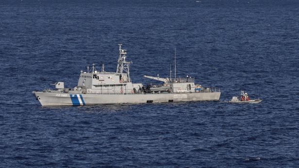 FILE PHOTO: At least eight migrants drown off Greek island of Samos FILE PHOTO: At least eight migrants drown off Greek island of Samos