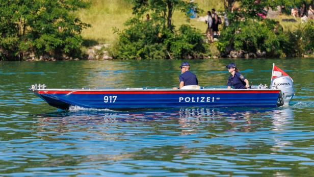 ++ THEMENBILD ++ SOMMER / WASSER / POLIZEI / WASSERPOLIZEI Längsee in Tirol: Leichnam eines 80-Jährigen geborgen
