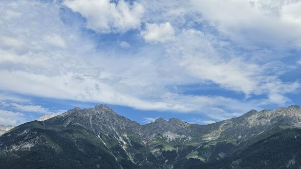 Wolken über Innsbruck.