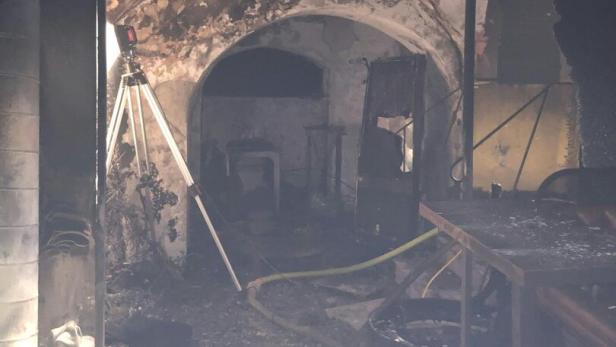 Nach Feuer ausgebranntes Lokal