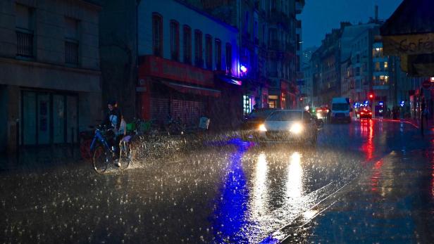 FRANCE-WEATHER-STORM