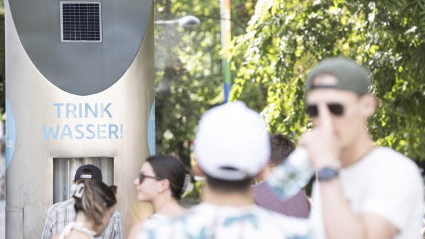 Trinkwasserspender in Wien: Bereits bei den ersten Durstgefühlen sollte man Flüssigkeit zuführen.