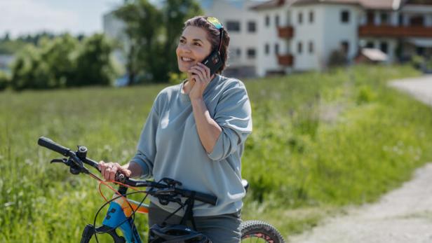 Auf Langlebigkeit getrimmt: Handliches Android-15-Smartphone aus Österreich inklusive großem Sicherheitspaket und Button für Google-Gemini Auf Langlebigkeit getrimmt: Handliches Android-15-Smartphone aus Österreich inklusive großem Sicherheitspaket und Button für Google-Gemini