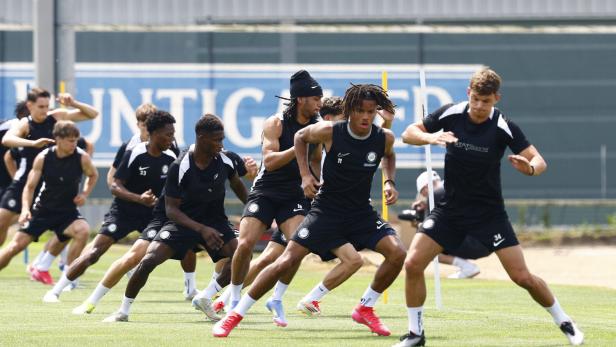 Sturm Graz wärmt sich für Bischofshofen auf