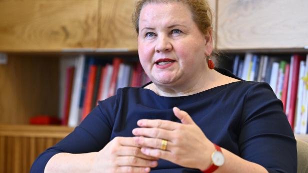 NTERVIEW: ARBEITS-, SOZIAL- UND GESUNDHEITSMINISTERIN KORINNA SCHUMANN (SPÖ)
