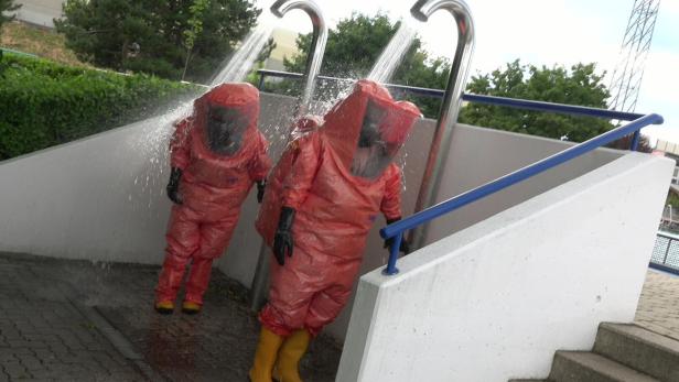 ++ HANDOUT ++ NIEDERÖSTERREICH: SCHADSTOFFEINSATZ IM ERLEBNISBAD LEOBERSDORF