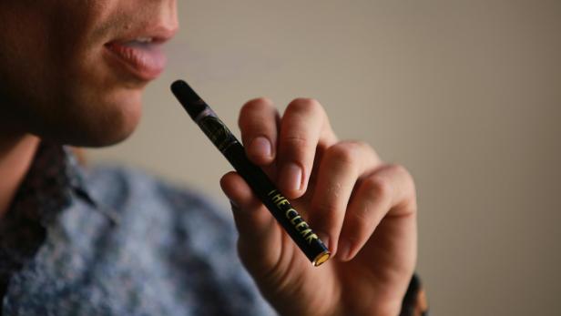 Ein 24-Jähriger erleidet nach jahrelangem Vapen Herzinfarkt.