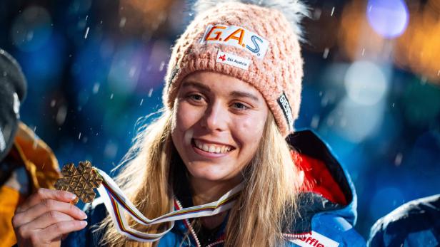 NORDISCHE SKI-WM 2025: MEDAILLENZEREMONIE  ZUM PARA LANGLAUF-BEWERBS FRAUEN SPRINT: EDLINGER