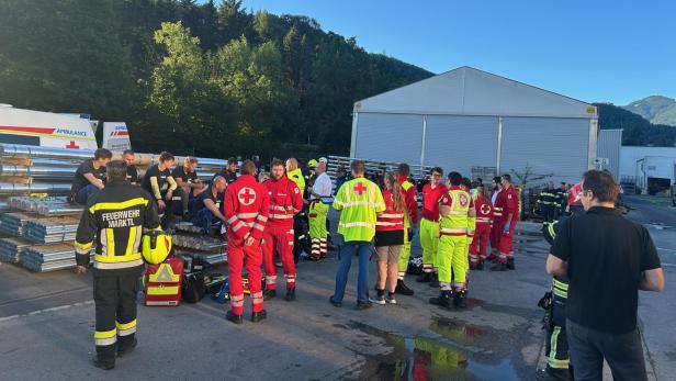 Zahlreiche Rettungskräfte waren vor Ort
