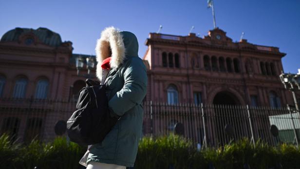 Buenos Aires residents brace for the cold