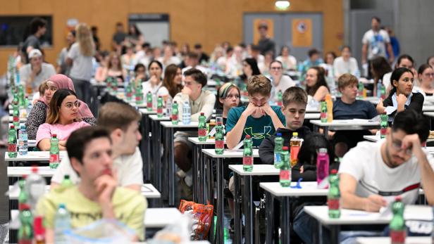 AUFNAHMETESTS FÜR DIE MEDIZINISCHEN FAKULTÄTEN IN WIEN