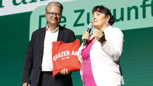 LANDESPARTEITAG DER STEIRISCHEN ÖVP MIT KÜR VON MANUELA KHOM ZUR PARTEIOBFRAU: DREXLER / KHOM LANDESPARTEITAG DER STEIRISCHEN ÖVP MIT KÜR VON MANUELA KHOM ZUR PARTEIOBFRAU: DREXLER / KHOM
