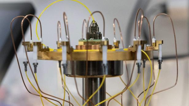 FRANCE-TECHNOLOGY-ELECTRONICS-COMPUTER-SCIENCE