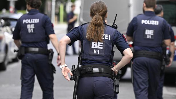 ++ THEMENBILD ++ EXEKUTIVE/POLIZEI/INNERE SICHERHEIT Polizeibeamtinnen und -beamte im Einsatz