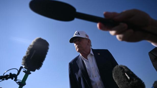 TOPSHOT-US-POLITICS-TRUMP