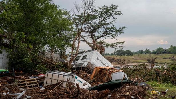 US-DEATH-TOLL-RISES-AFTER-FLASH-FLOODS-IN-TEXAS-HILL-COUNTRY