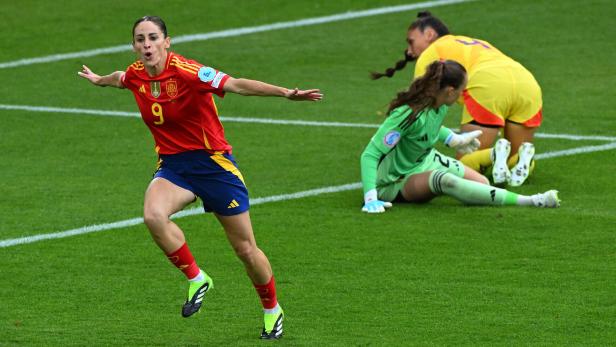UEFA Women's Euro 2025 - Group B - Spain v Belgium