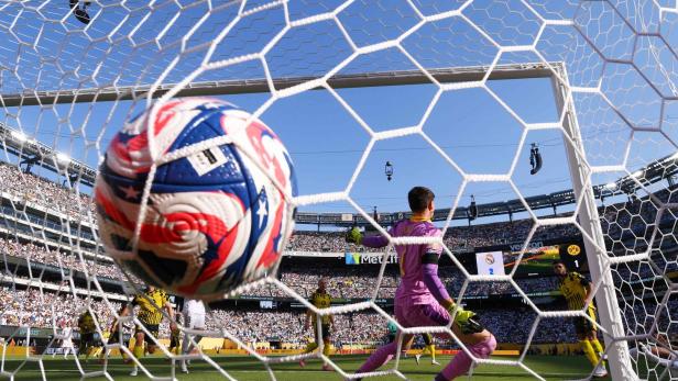 FOC-SOC-SPO-REAL-MADRID-CF-V-BORUSSIA-DORTMUND:-QUARTER-FINAL FOC-SOC-SPO-REAL-MADRID-CF-V-BORUSSIA-DORTMUND:-QUARTER-FINAL