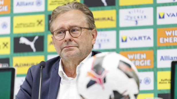 PK SK Rapid Wien: Vorstellung des neuen Cheftrainers Peter Stöger