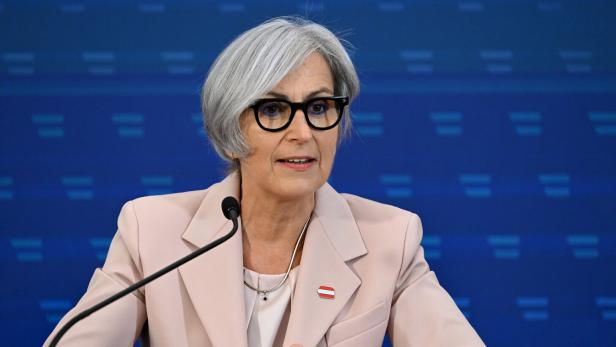 MINISTERRAT PRESSEFOYER: SPORRER
