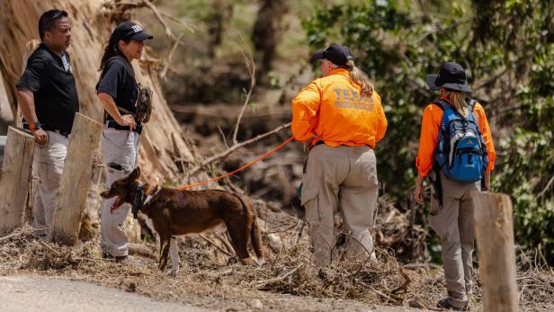 US-DEATH-TOLL-RISES-AFTER-FLASH-FLOODS-IN-TEXAS-HILL-COUNTRY US-DEATH-TOLL-RISES-AFTER-FLASH-FLOODS-IN-TEXAS-HILL-COUNTRY