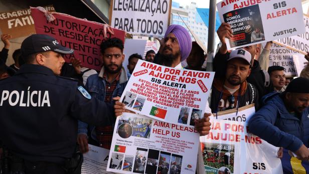 Migrants protest against new migration law in Lisbon Migrants protest against new migration law in Lisbon