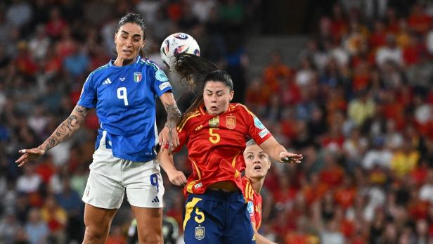 Aufgestiegen: Italien und Spanien dürfen weiterspielen