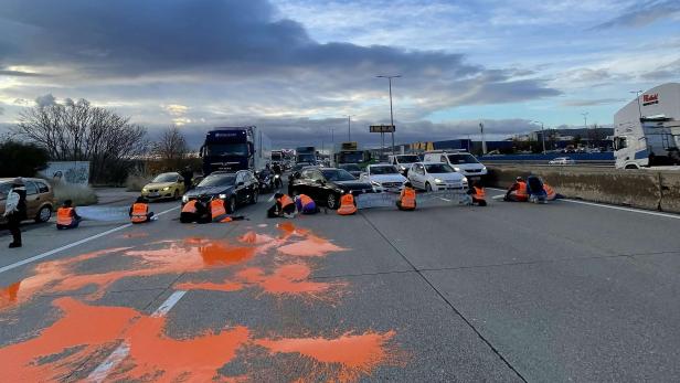 Protestaktion auf der A2