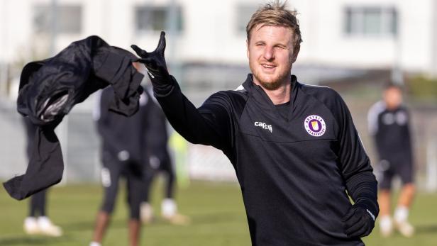 FUSSBALL: ADMIRAL BUNDESLIGA/ SK AUSTRIA KLAGENFURT: TRAINING: HINTEREGGER FUSSBALL: ADMIRAL BUNDESLIGA/ SK AUSTRIA KLAGENFURT: TRAINING: HINTEREGGER