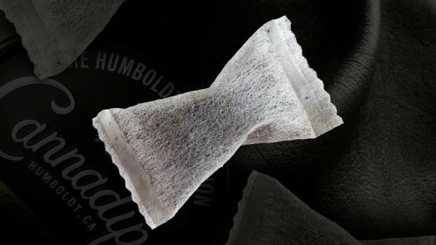 Nikotinbeutel verschluckt: Gefahr für Kinder nimmt zu.
